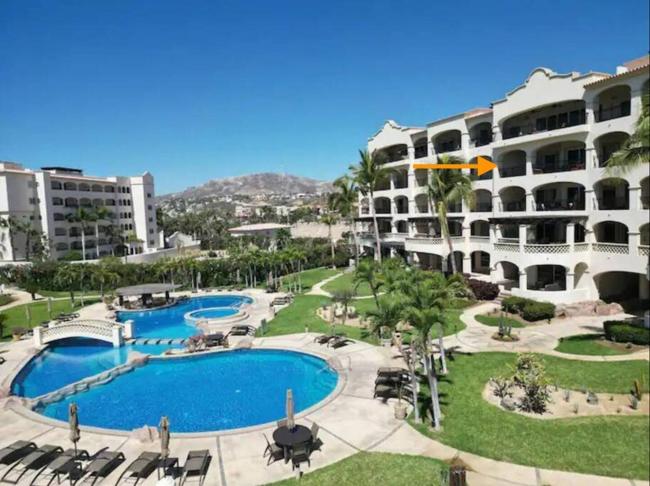 Entire Beachfront condo in Paradise Images_2