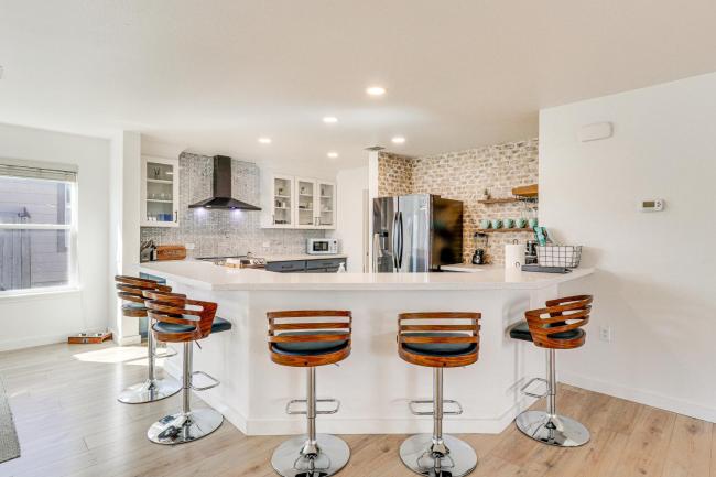 Centrally Located Austin Home with Private Patio! Images_5