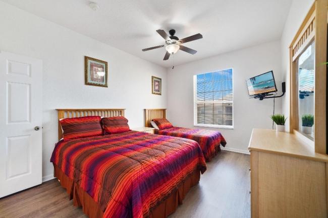 10 Min, To Disney - Gated Resort With Large Heated condo Images_3