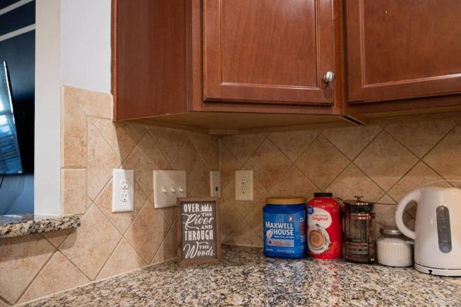 3BDRm Home w/ KingBed_Pool_Wi-fi-Private Images_5