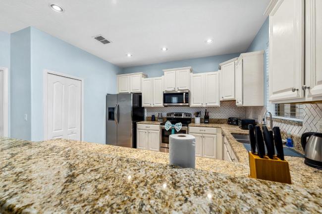 Heated Pool + Waterpark + Lazy River + Sleeps 15 Images_4