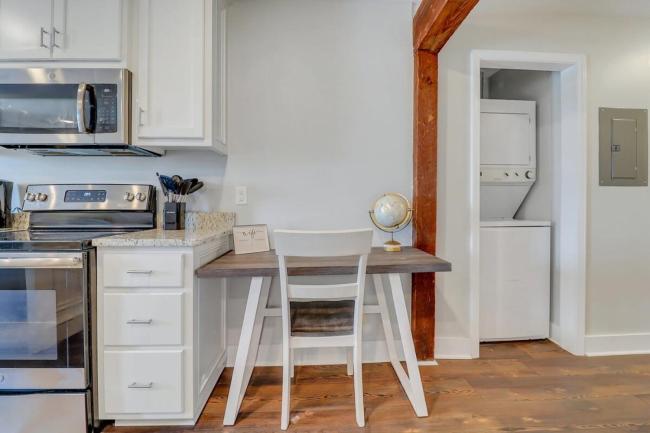 The Post Suite - above Bull & Barrel Close to GSU Images_3