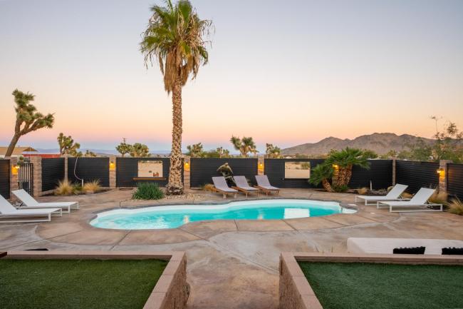 The Oasis Resort Pickleball, Pool, Gym, Hot Tub Images_4