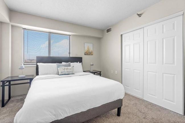 2 bd Dtwn by Wells Fargo Arena Images_1