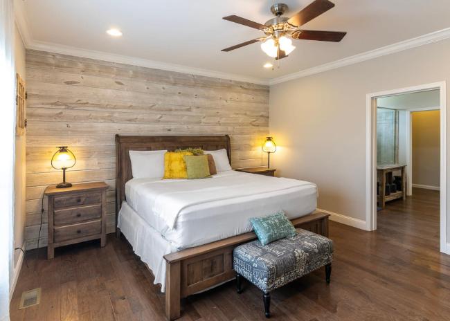 80 Acre Retreat with Pool - Minutes to Ark - Sleeps 15 Images_4