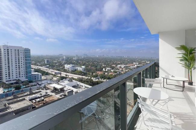 New 1/1 Apartment in Smart Brickell with Parking Images_5