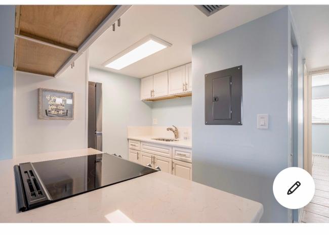 Cozy Beachfront Condo for 2 Images_4