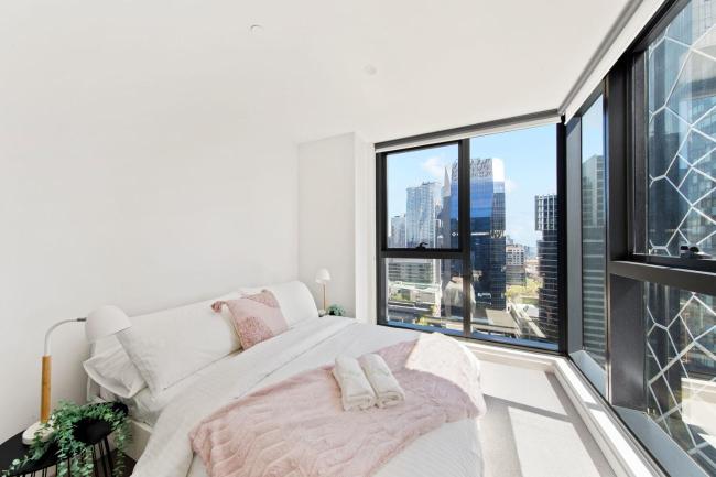 Comfy 2BR Apt Next to Melbourne Central City Views Images_4