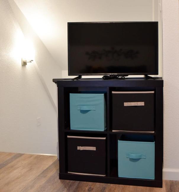 Unwind in a Bright Comfortable Apartment for 3 Images_5