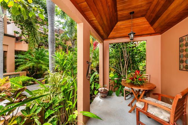 Relaxing Tropical Villa Near The Beach Images_4