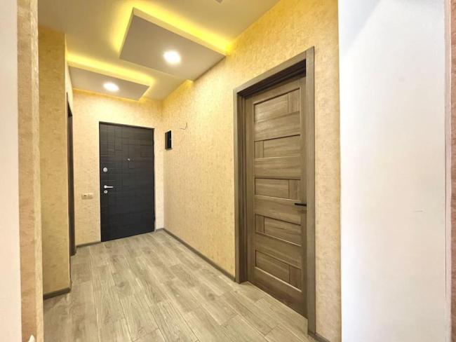 15th Floor flat with Fireplace & 3 big Balconies Images_2