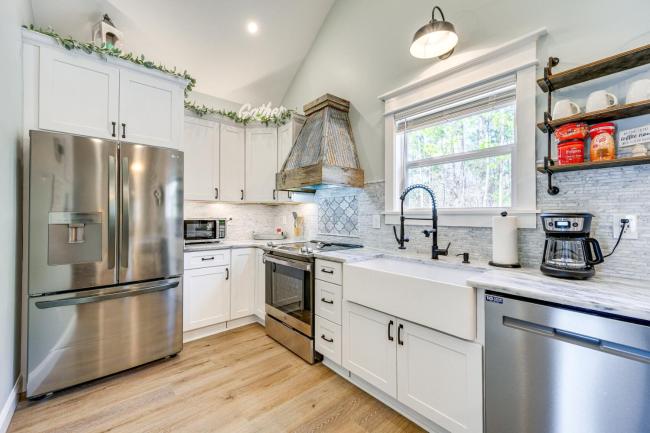 Byron Getaway with Fire Pit - Near MGA and Mercer! Images_1