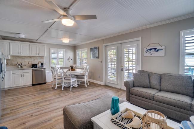 Close to The Beach, Bay and Bridge St! Images_3