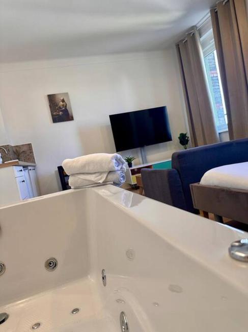 Britich 3D: Suite spa privé, clim, thermal/Artem Images_1