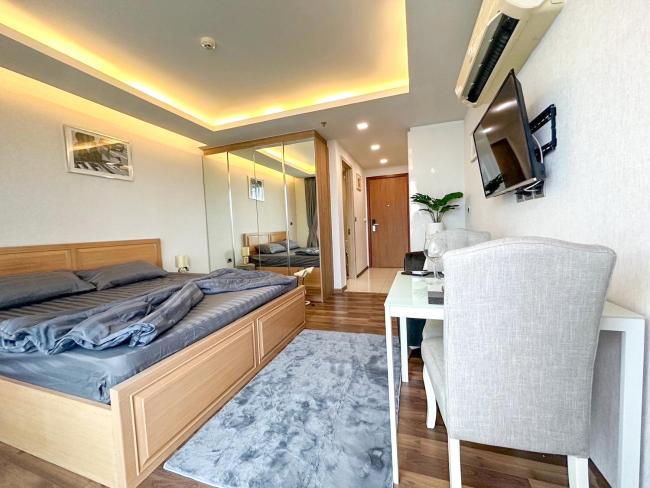 The Peak Condominium studio flat Pratamnak Images_3