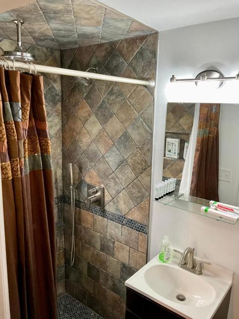 Charming Studio in the Heart of Springfield Images_1
