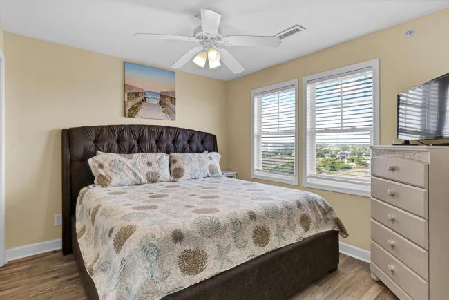 Unit 302S at Tiffany's Images_4