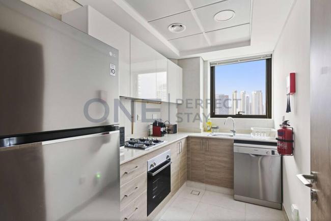 Modern 1BR Oasis With Stunning Views Images_1