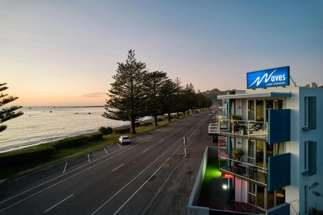 Waves on Esplanade - Kaikoura Waterfront Apartment Images_1