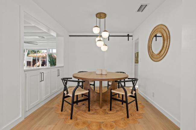 Sunshine Haven 4br3ba Pool Home Images_3