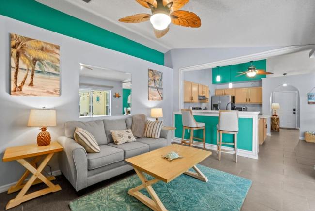 Jenson Beach 4bd 2ba home with Heated Pool Images_3