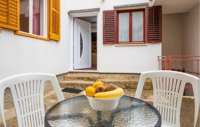 Beautiful Apartment In Fazana With Kitchen Images_5