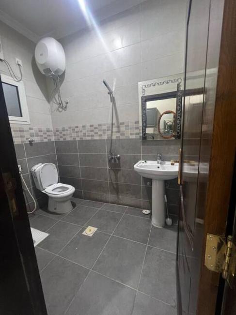 غرفة مع صالة مع سطح خارجي Images_5