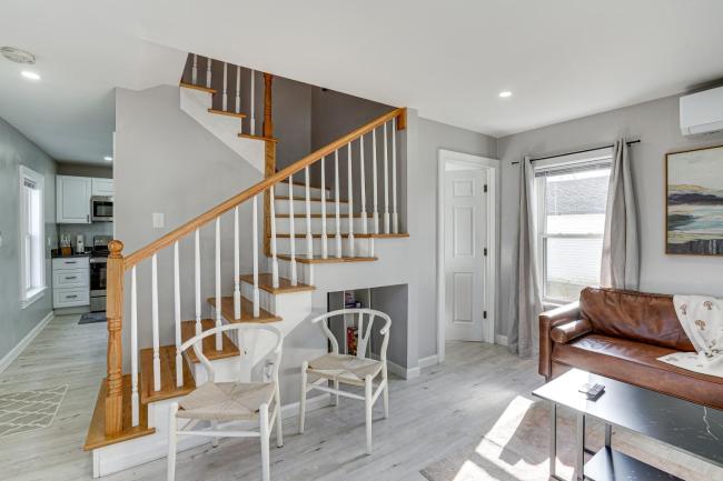 Coastal Lynn Escape with Fireplace 3 Mi to Beaches Images_5