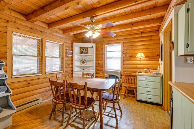 Cozy Franklin Cabin with Fire Pit 10 Mi to Downtown Images_5