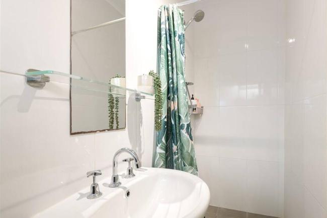 Take advantage of this location - Casuarina Court Images_4