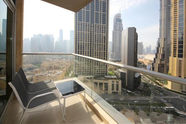 Stylish 2BR with Stunning Downtown View Images_4