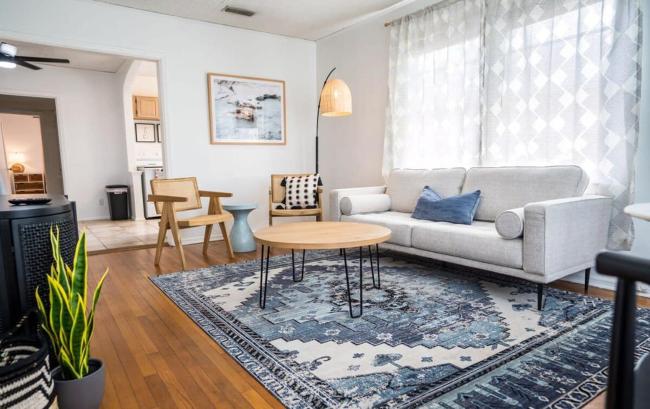 Charming Riverside Retreat 1 1 - Near 5 Points #4 Images_5