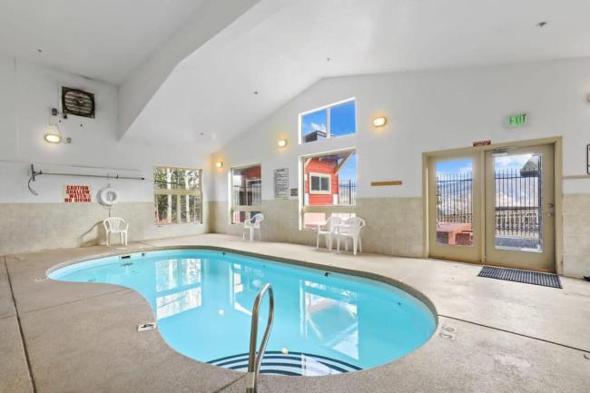 2BR Condo - Ideal Hub for Year-Round Fun Images_4