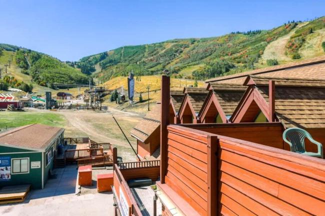Breathtaking Mountain Views Ski In Out 2BR Condo Images_1