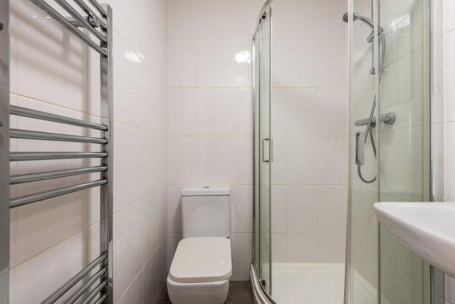 Modern & Bright Budget Studio in Central Doncaster Images_3