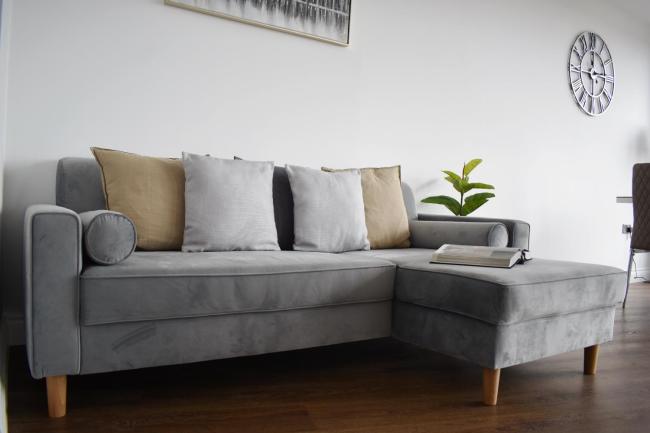 Stunning 2 bed with balcony in Brentwood Essex Images_2