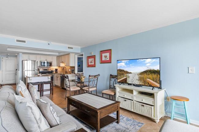 Amazing Oceanfront 2 Bdrm Condo 5th Floor Images_4