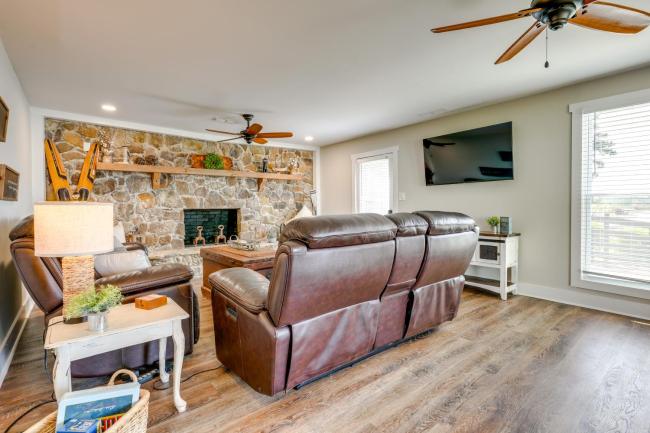 Sunset Paradise on Weiss Lake with Private Dock! Images_3