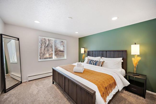 Charming 2 1 in Denver w Flexible Family Space Images_3