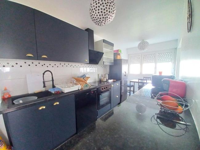 Epsilon 6 pers Refait neuf Tram Free Parking Images_3