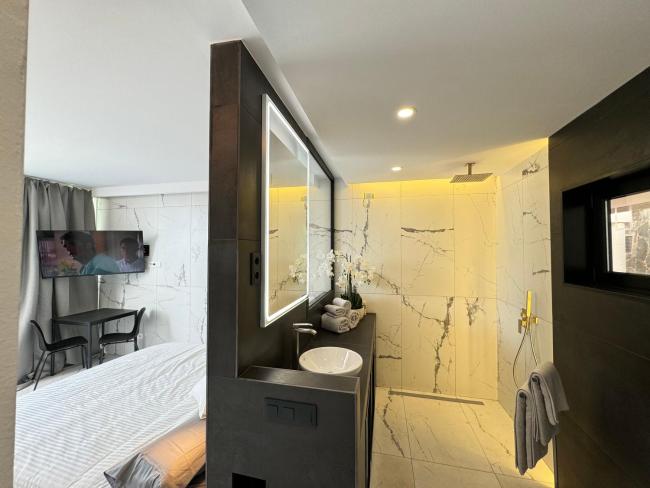 Leopard Rock E4 Images_3