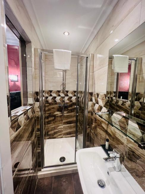 Private Room@LeicesterSquare in a Shared Flat Images_1