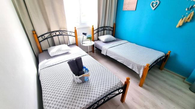 2Br Apt Coastal Comfort with Internet + Netflix Images_3