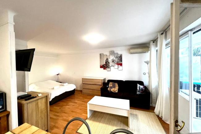 Air-conditioned studio in the city center of Cannes a stone's throw from r Images_4