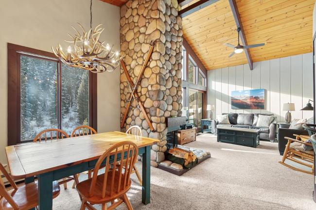Tannenbaum by the River 302 by Great Western Lodging Images_1