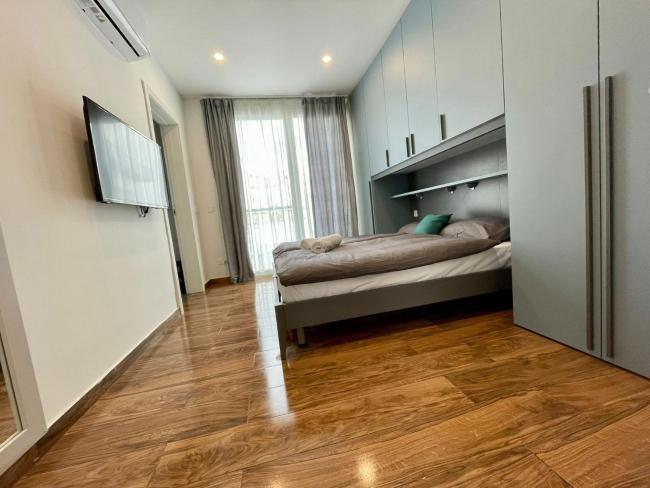 Penthouse With Distant Seaview and Shared Pool Images_1