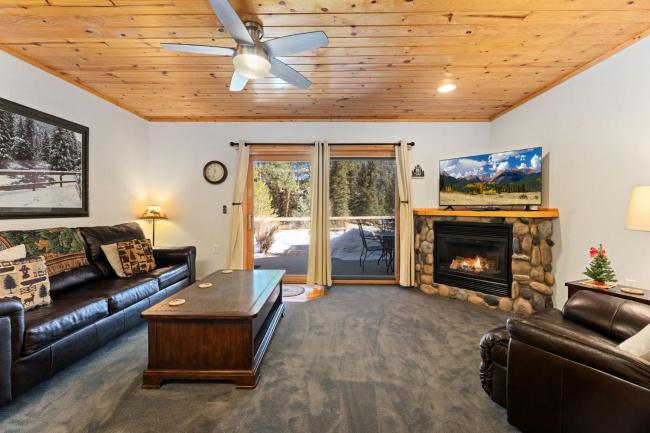 Bugle Pointe B04 by Estes Park Condos Images_1