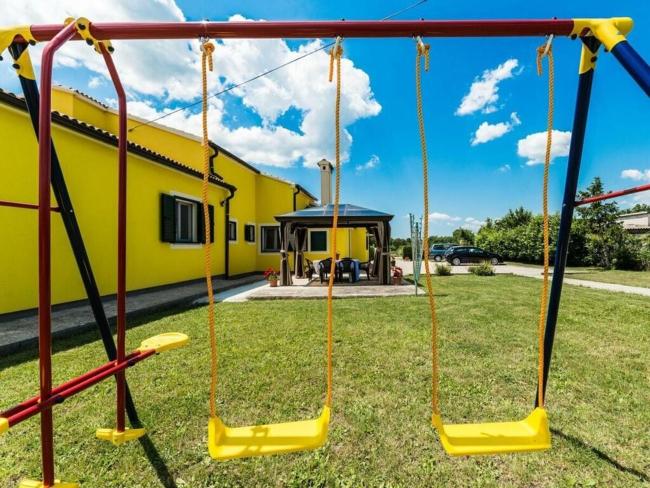 Ana with pool near Zadar Images_5