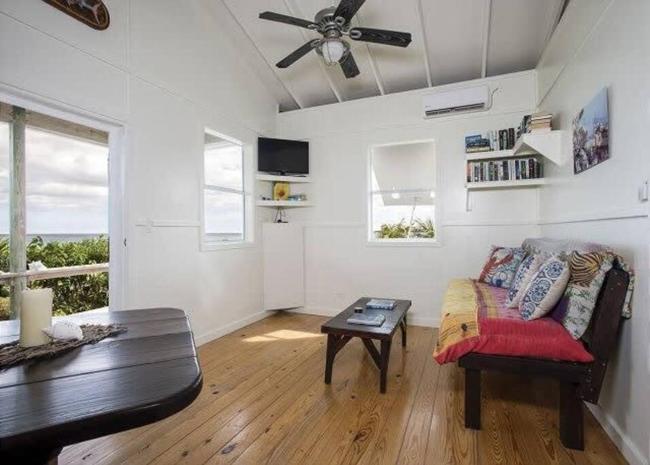 Harbor Hideaway Restored Cottage with Sunset View Images_3