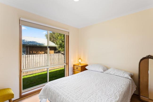 Retro Beach Bungalow - Stroll to the Esplanade Images_3